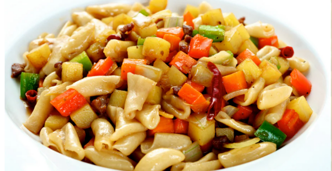 Sichuan kip met noedels: een wokgerecht dat indruk maakt