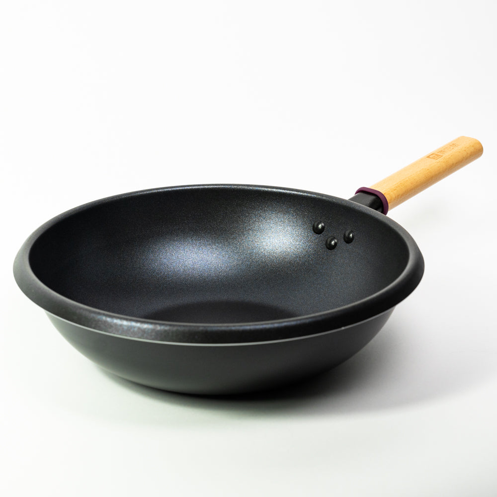Le Amagi koolstofstaal wok met antikleeflaag – roerbakken van vlees en groenten