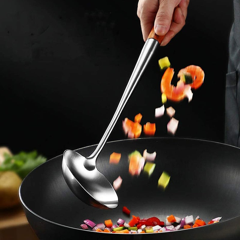 Loupe dans un Wok de Cuisine