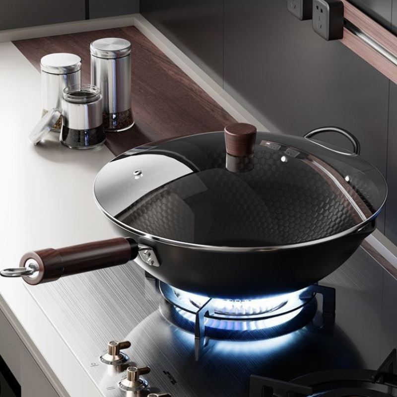 Le Sayumi wok zonder inbranden binnenzijde coating close-up