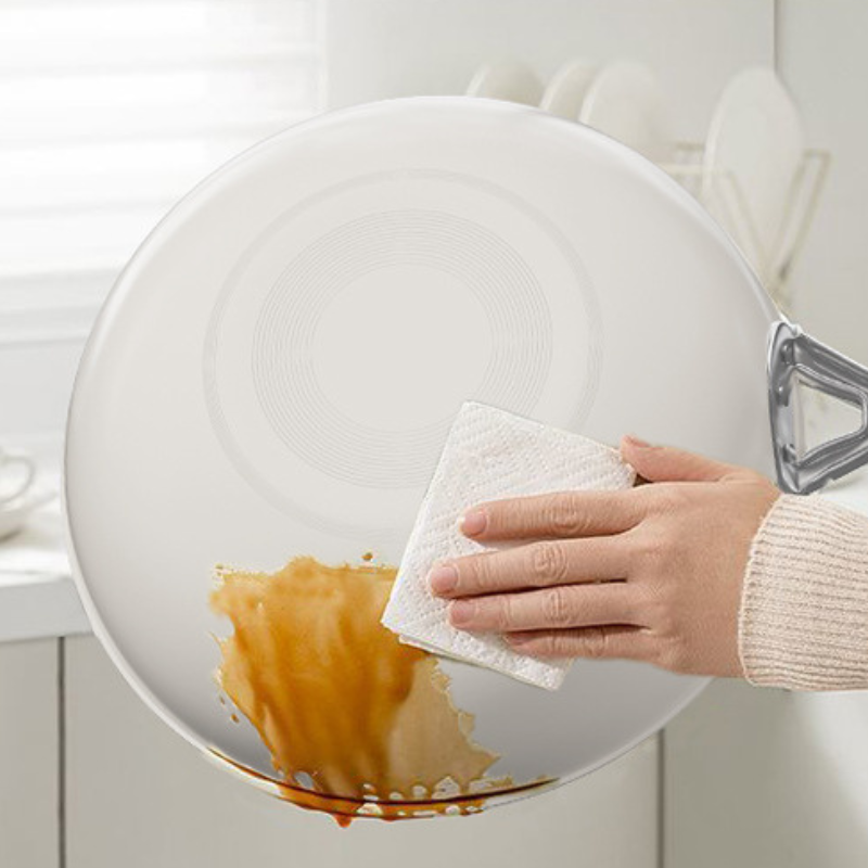 Le Rinoka keramische wok met glazen deksel complete productweergave