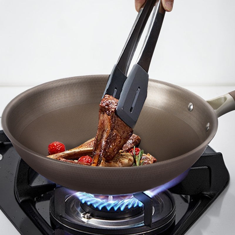 Le Hinoka titanium wok zonder pfas roerbakken vlees actie