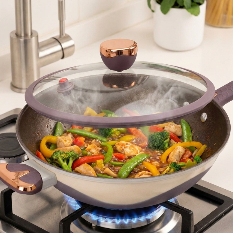 Le Kasuna wok pan met deksel schoonmaken afwasmachine veilig