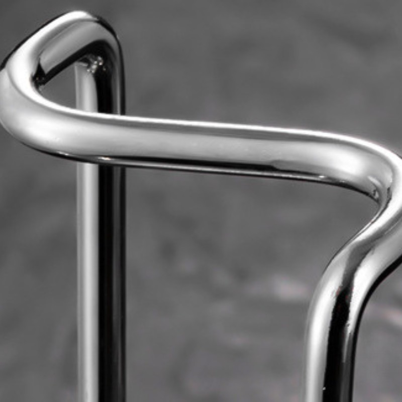 Le Sukami rvs lepelhouder dubbel tijdens gebruik op kookplaat