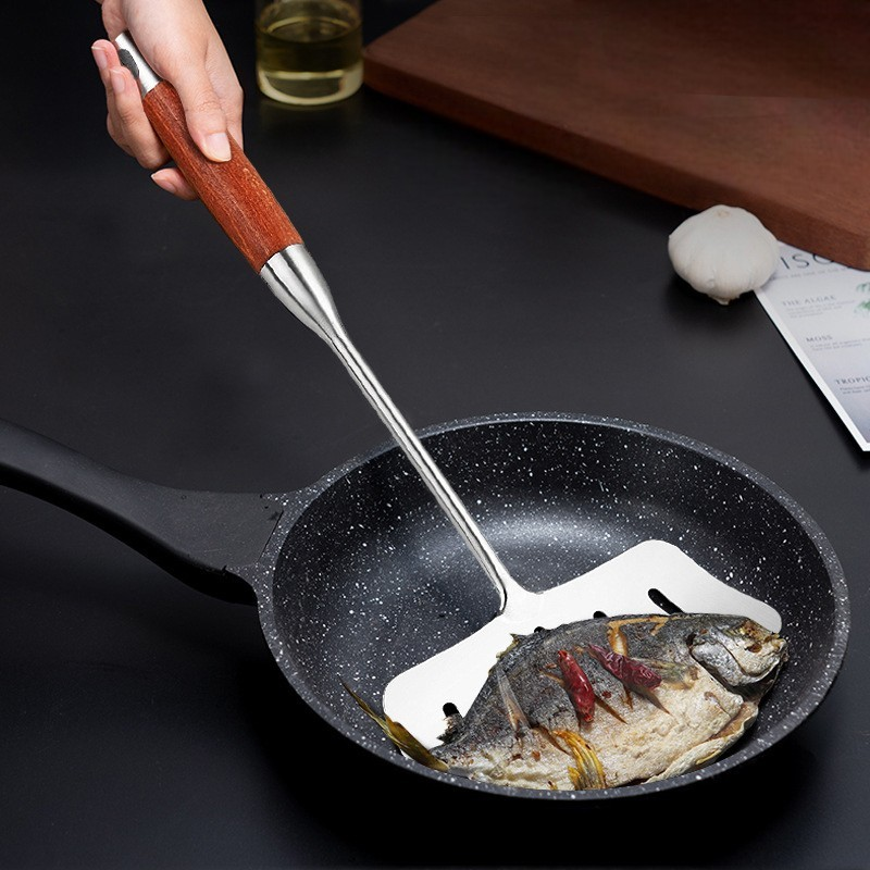 Le Mishio rvs wok spatel scherp afgerond blad close-up