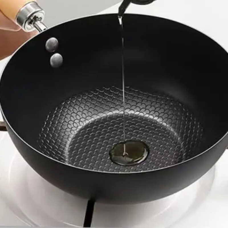 Le Hokira kleine smeedijzeren wok verpakking en leveringsomvang