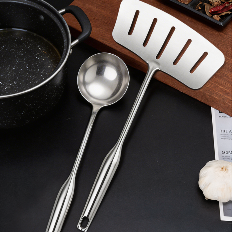 Le Mishio rvs wok spatel vanuit zij-aanzicht volledig product