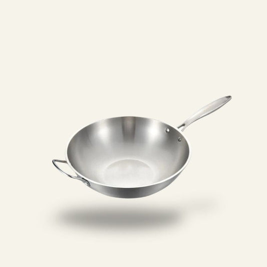Le Kaimon rvs wok zonder coating vooraanzicht op witte achtergrond