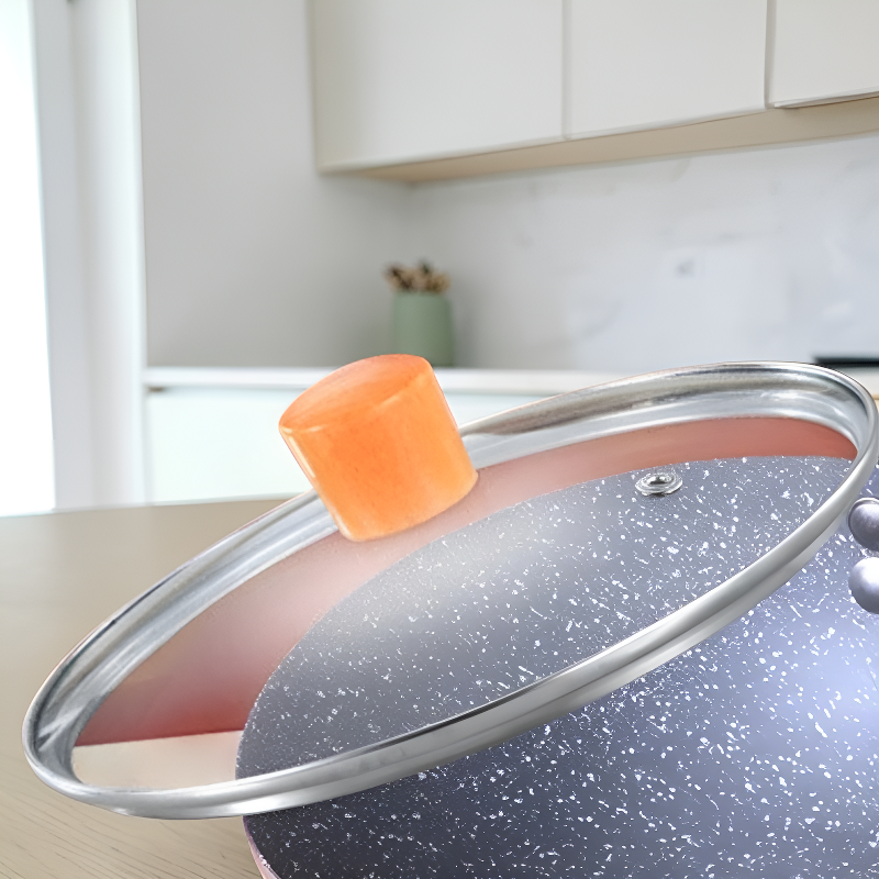 Le Sanome close-up inductiebodem mini wok inductie gelaagde constructie