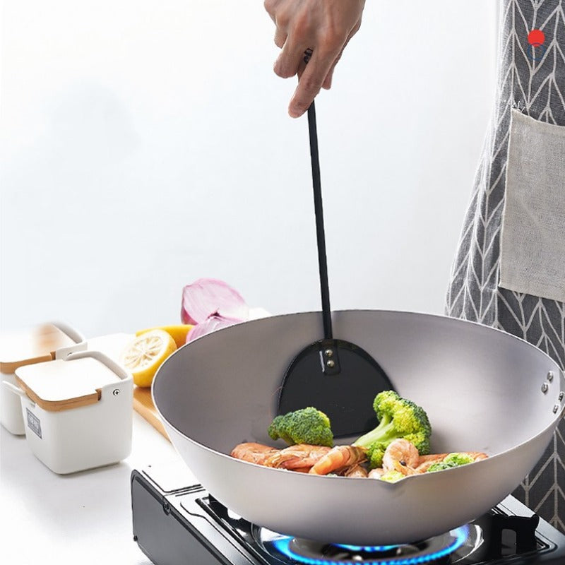 Le Pokao koolstofstaal vlakke bodem wokpan doos en meegeleverde accessoires